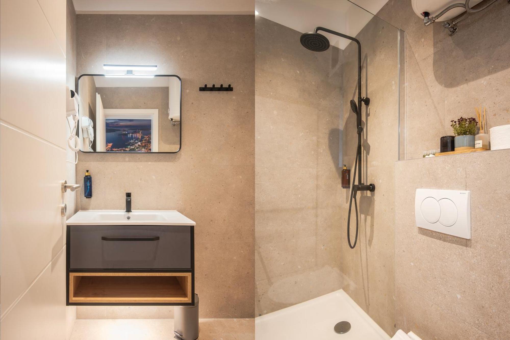 PUY D&A Amphitheatre Premium Apartments With Free Parking מראה חיצוני תמונה