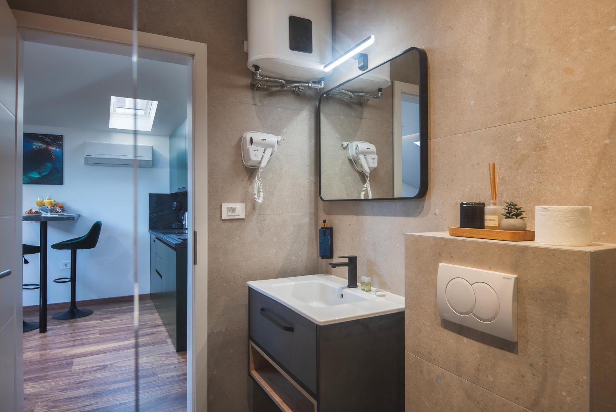 PUY D&A Amphitheatre Premium Apartments With Free Parking מראה חיצוני תמונה