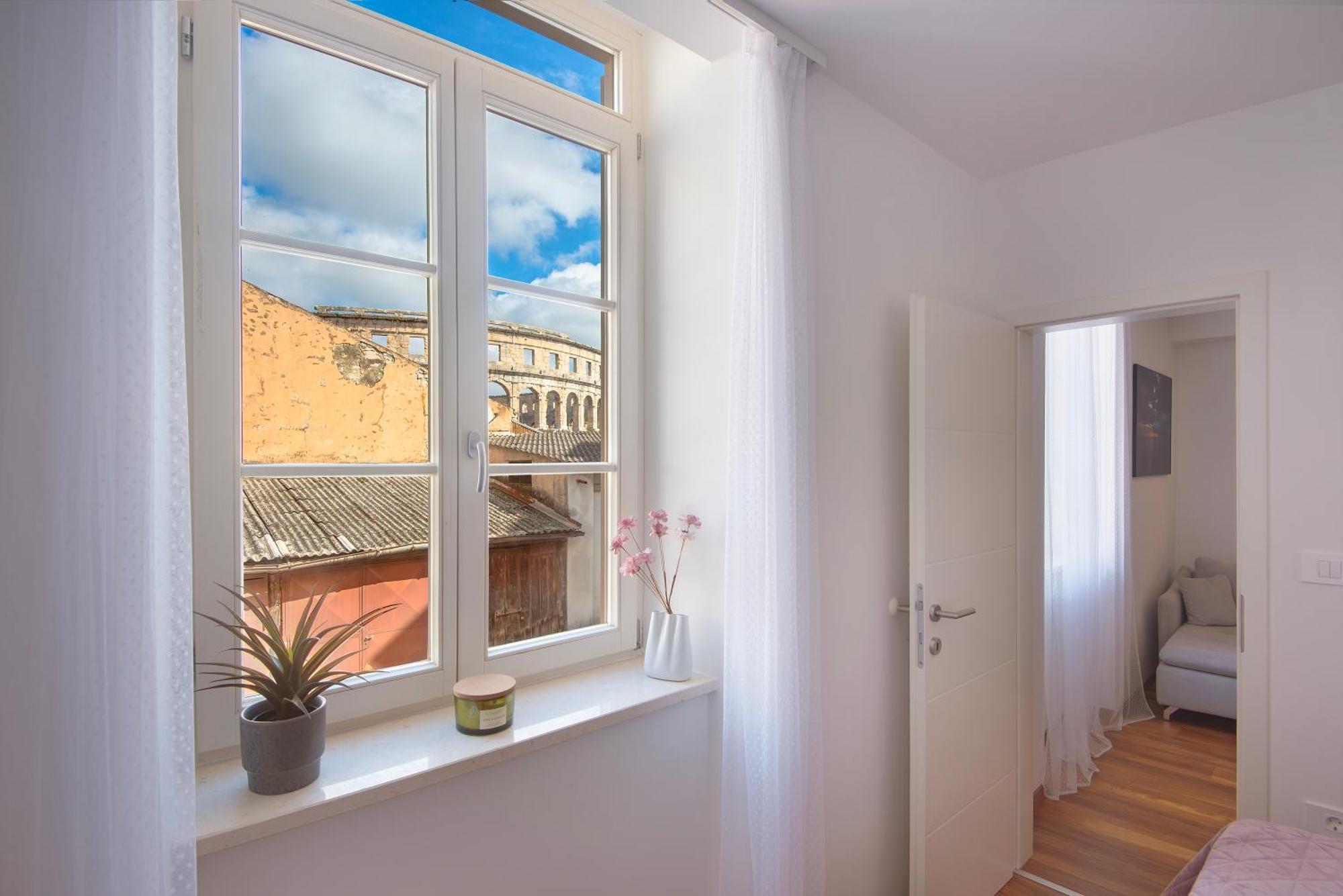 PUY D&A Amphitheatre Premium Apartments With Free Parking מראה חיצוני תמונה